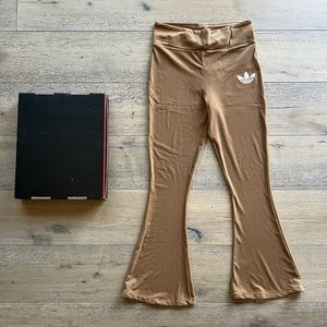 Adidas Heritage flared leggings in brown desert. Very wow condition. Great deal.